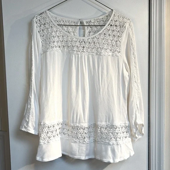 Solitaire Sz M White Boho crochet top. Crotchet  is cotton and the rest rayon. - Picture 3 of 4